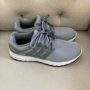 Men’s gray Adidas tennis shoes size 11